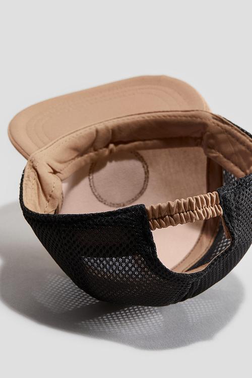 Appliquéd cap - white/one world