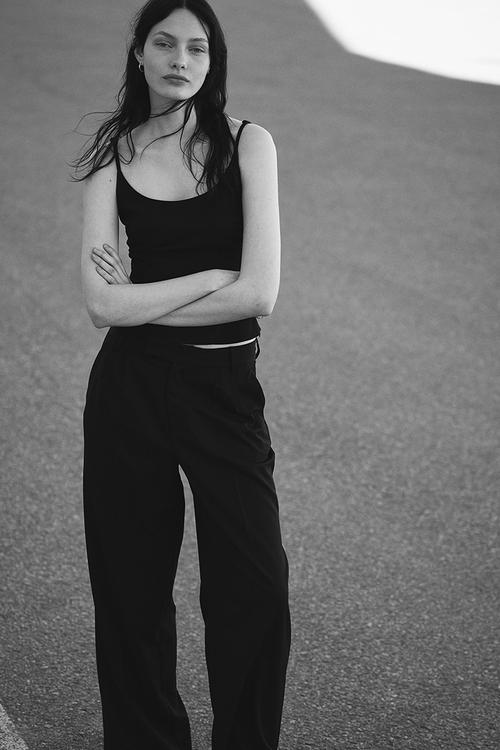 Corset-style strappy top - black