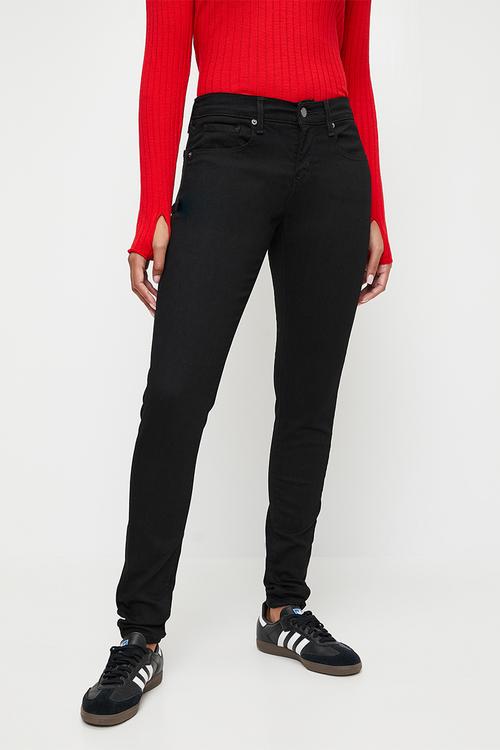 Curvy High-Rise Super Skinny Jeans - Black Saturation