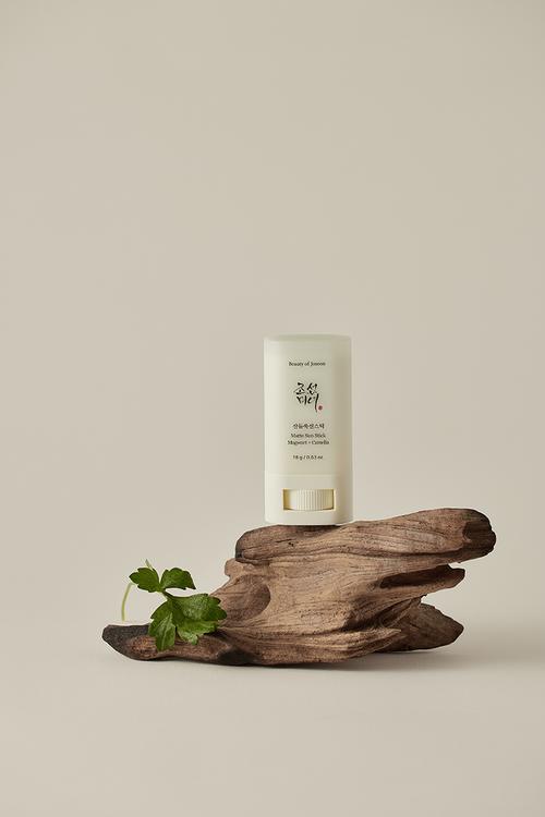 Matte Sun Stick: Mugwort and Camelia