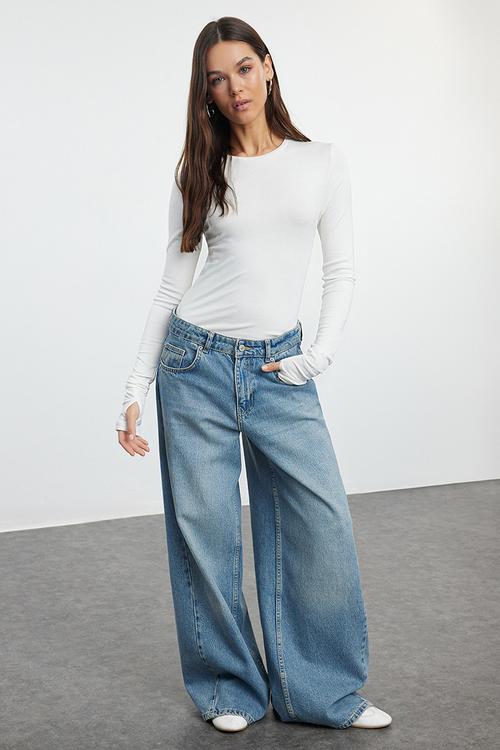 Stretchy knitted top with fingering detail - Ecru 