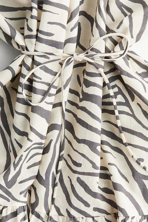 Voluminous tie-belt dress - light beige/zebra print