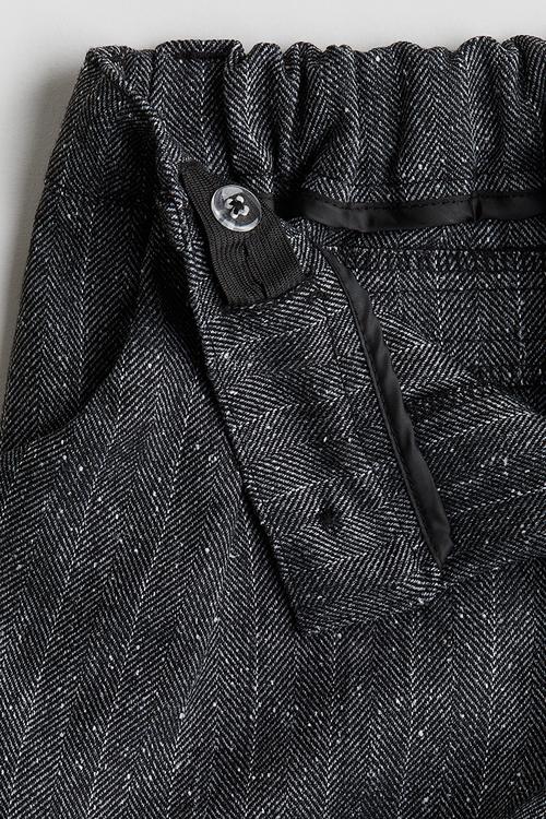 Pleated shorts - dark grey pinstriped