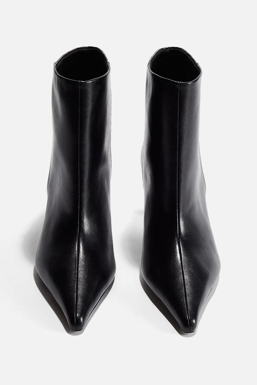 Heeled boots - black