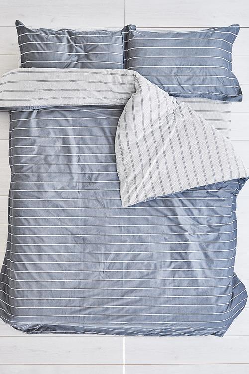 Pin stripes duvet set