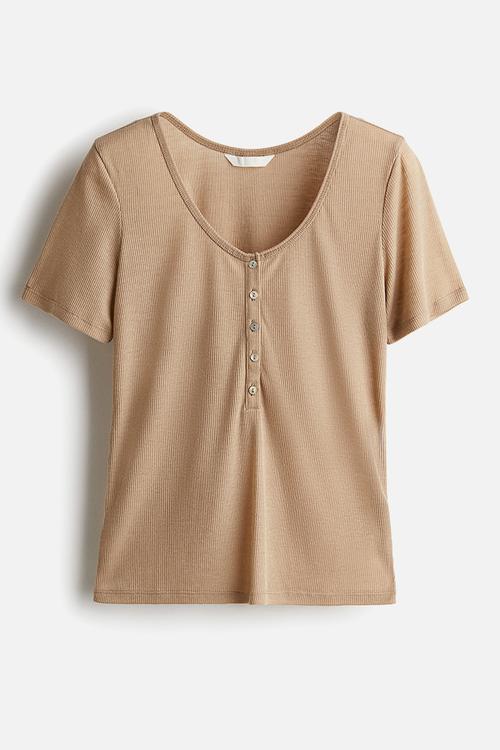 Short-sleeved henley top - beige