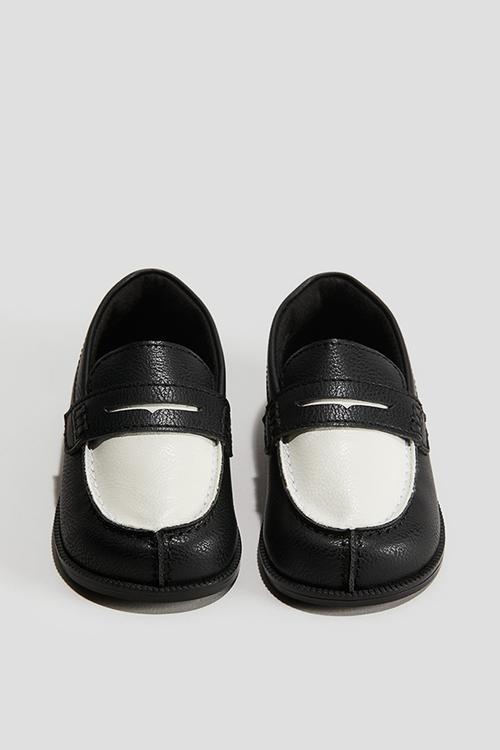 Loafers - black & white