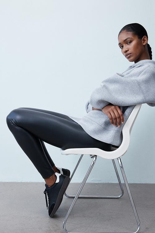 Coated leggings - black
