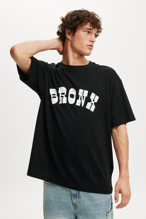 Box Fit Graphic T-Shirt - Black/Bronx