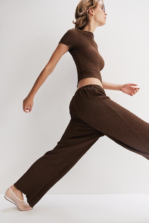 Wide crinkled trousers - dark brown