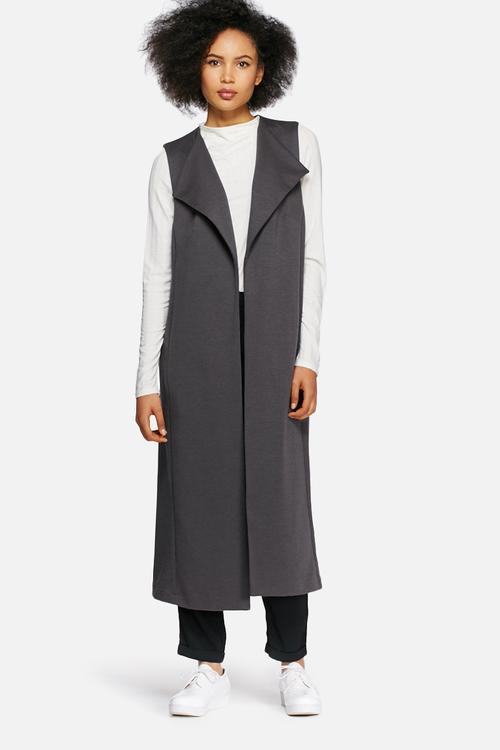 Sleeveless jacket