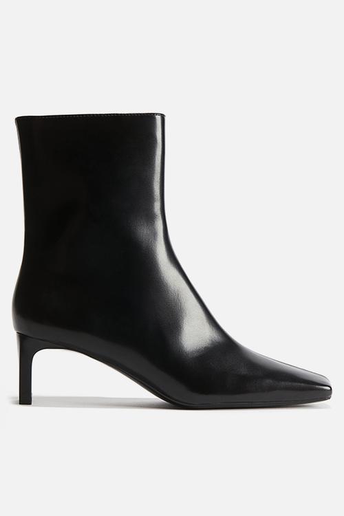 Heeled ankle boots - black