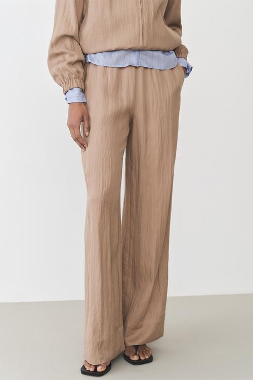 Trousers Tuesday - Medium Brown