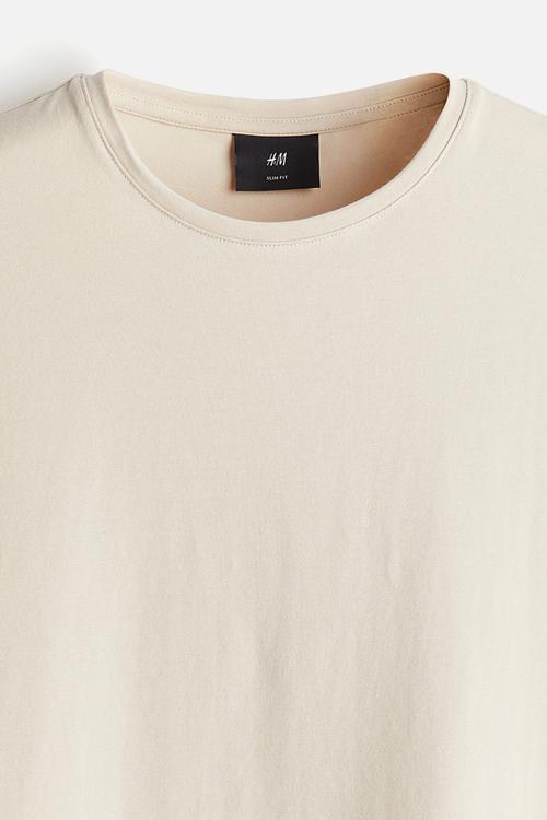 Slim fit round-necked t-shirt - light beige