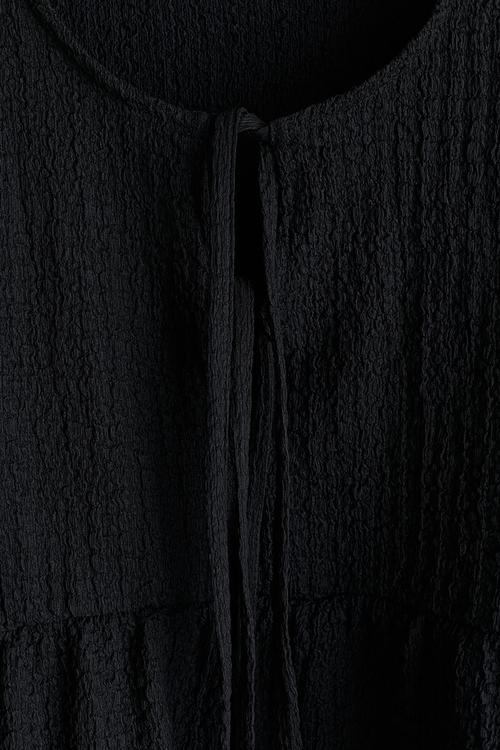 Crinkled tie-detail top - black