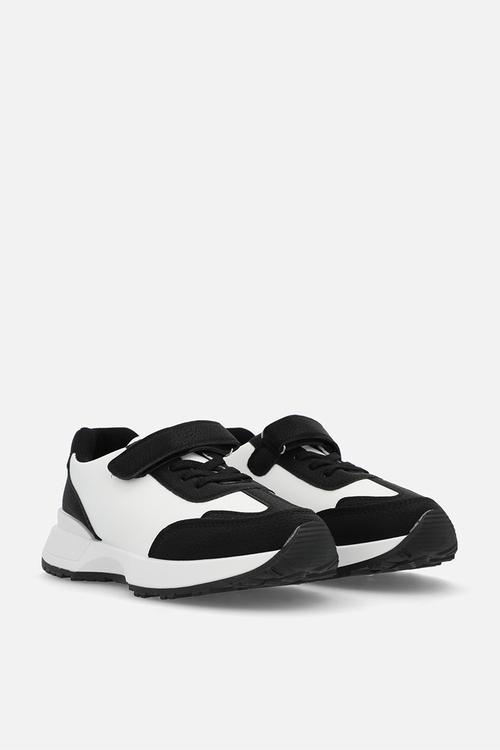 Adjustable fastening strap sneakers - black & white