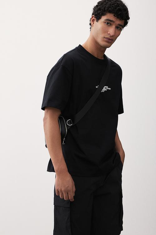 Regular fit nylon cargo shorts - black