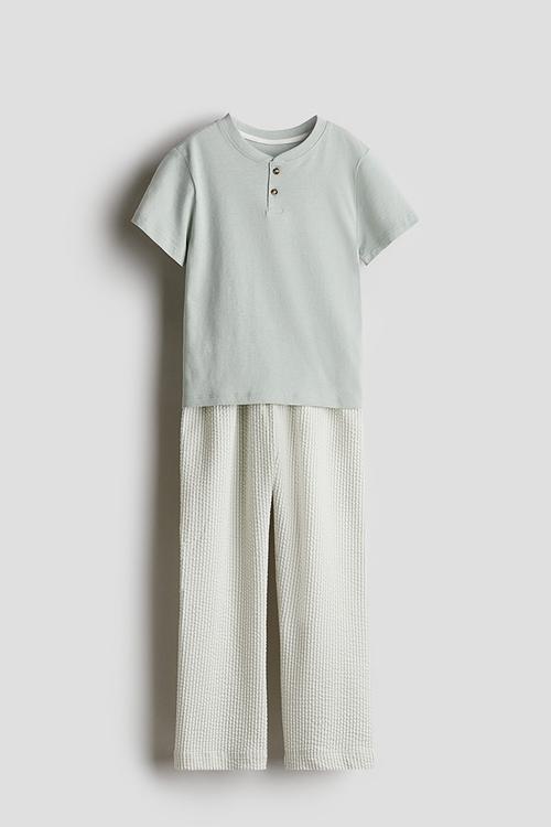 Pyjamas - light dusty green striped 
