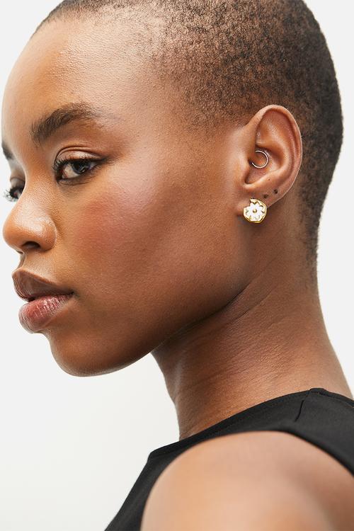Floral stud earrings - gold