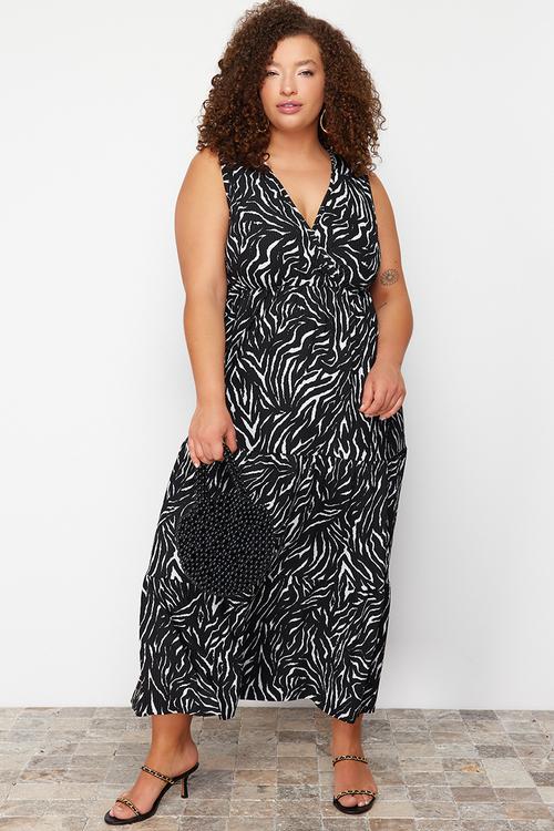 Plus size a-line animal patterned v neck knitted plus size dress  - black