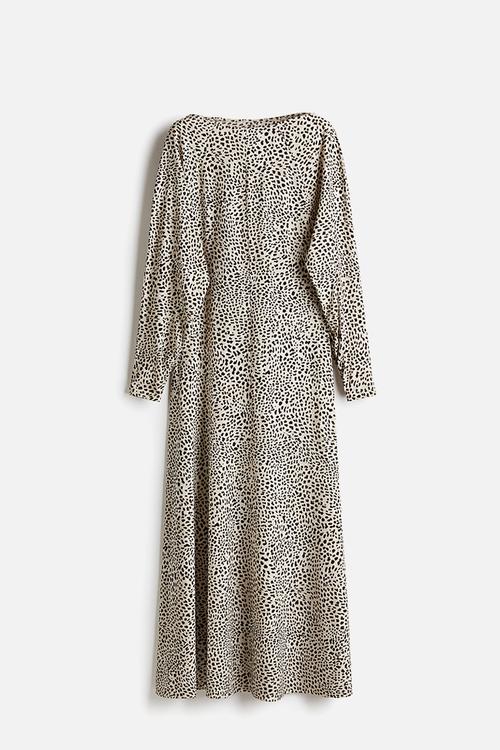 Boat-neck dress - light beige leopard print