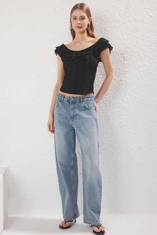 Fitted Gathered Detail Stretchy Knitted Top - Black