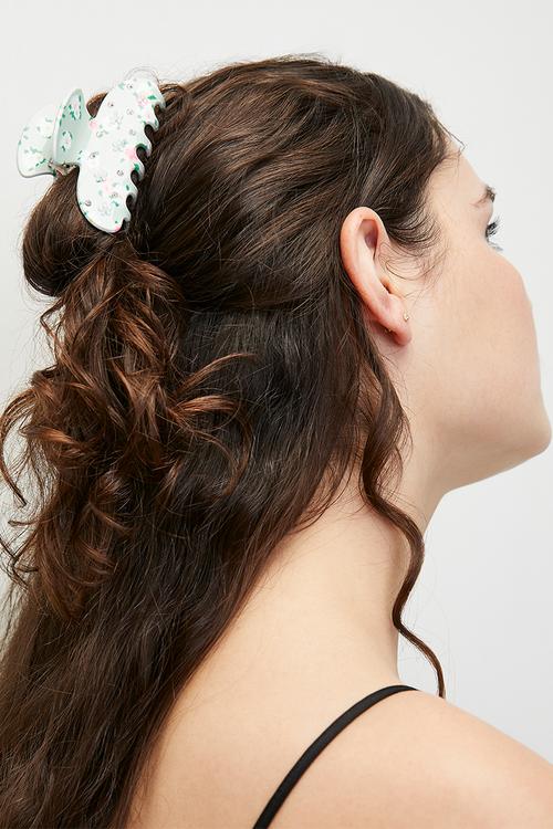 Ivy hair claw grip with flower embellishment-green