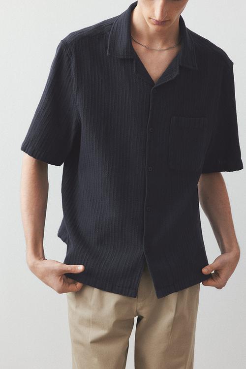 Regular fit textured resort shirt - navy blue