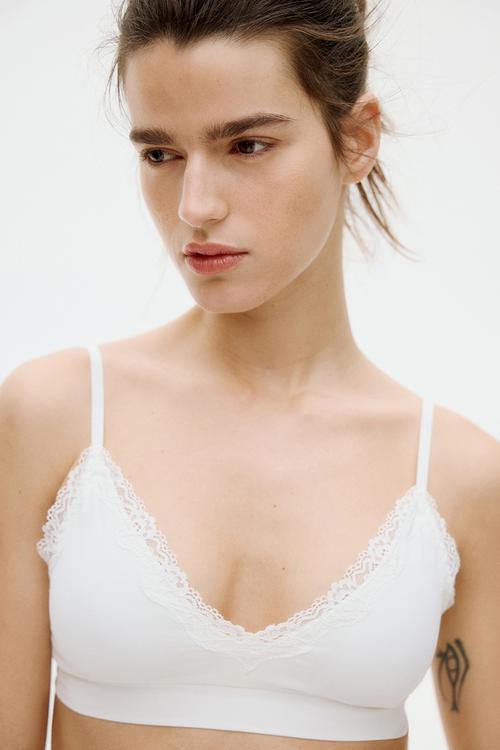 Seamless padded soft bra - white