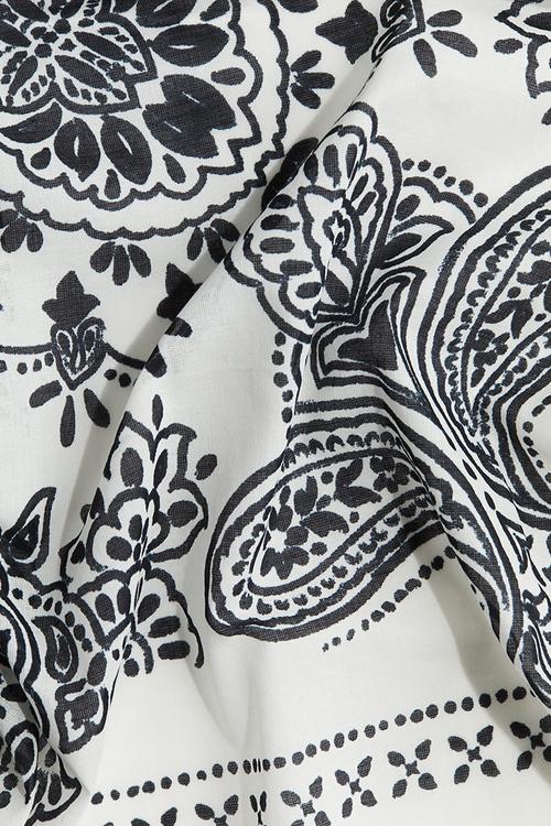 Patterned cotton scarf - white paisley-patterned