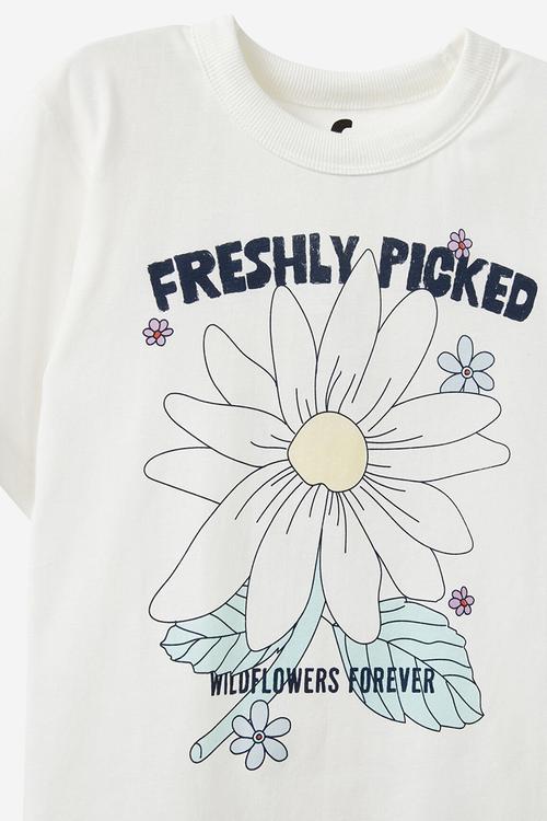 Poppy oversize graphic print tee - vanilla/freshly picked