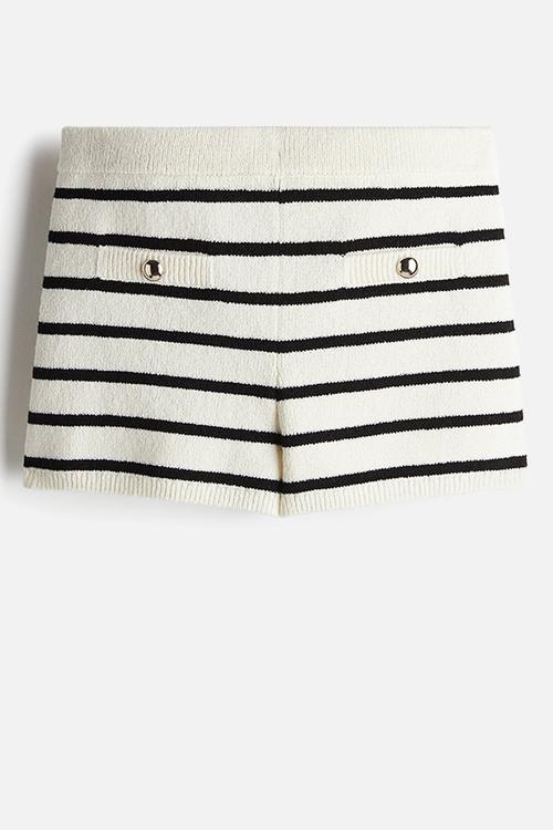 Knitted mini shorts - cream & black striped