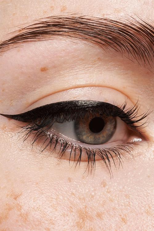 Calligraph Pro Precise 24H Liner  - 010 Intense Black Waterproof