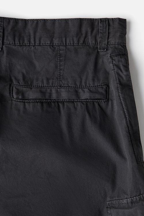 Relaxed fit cargo shorts - black
