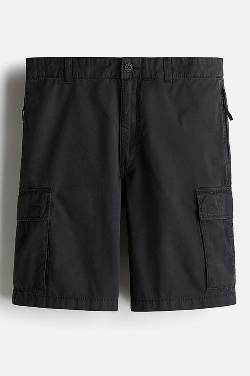 Relaxed fit cargo shorts - black