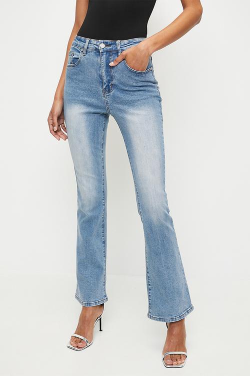 The high waist flared jean - vintage wash