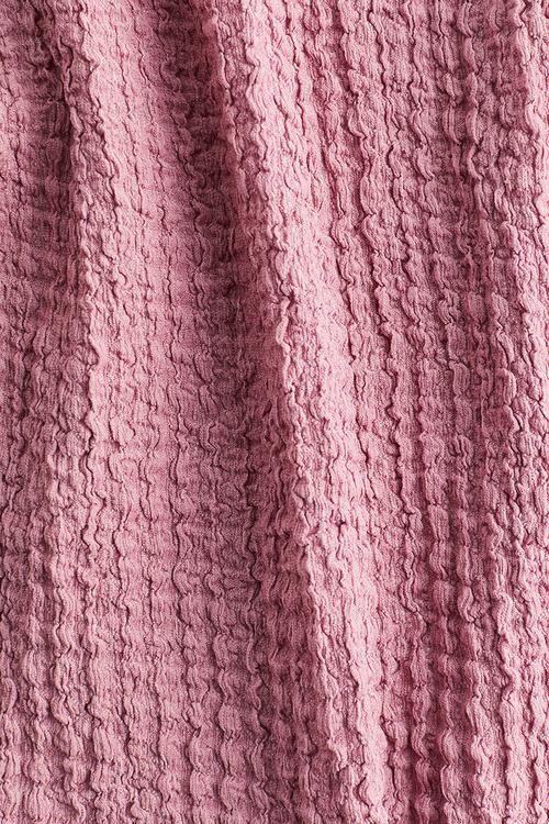 Overlock-detail crinkled top - dusty pink
