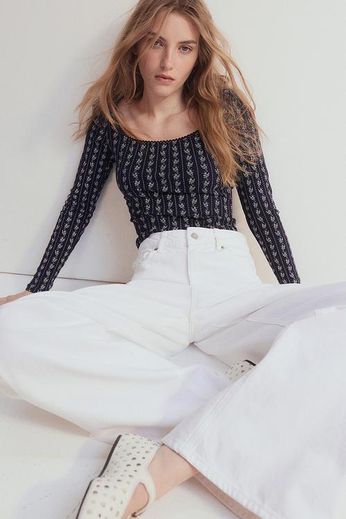 Picot-trimmed ribbed top - navy blue floral