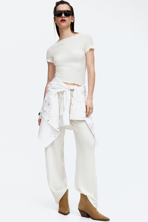 Overlock-detail crinkled top - cream