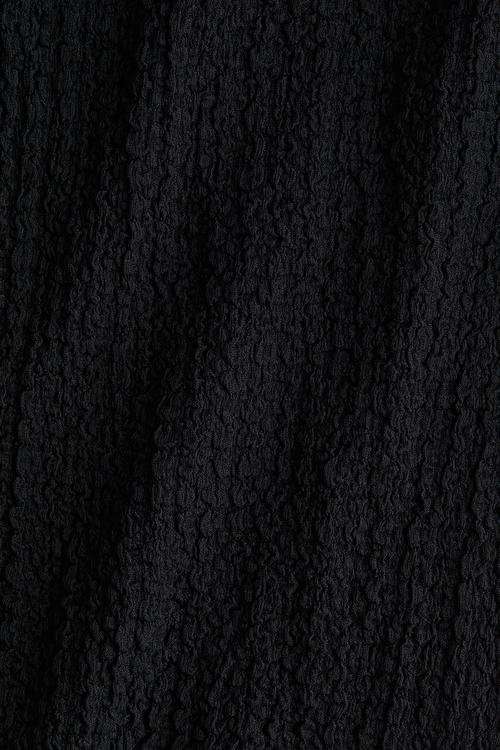 Overlock-detail crinkled top - black