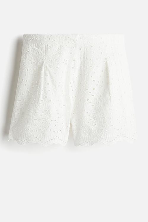 Broderie anglaise shorts - white