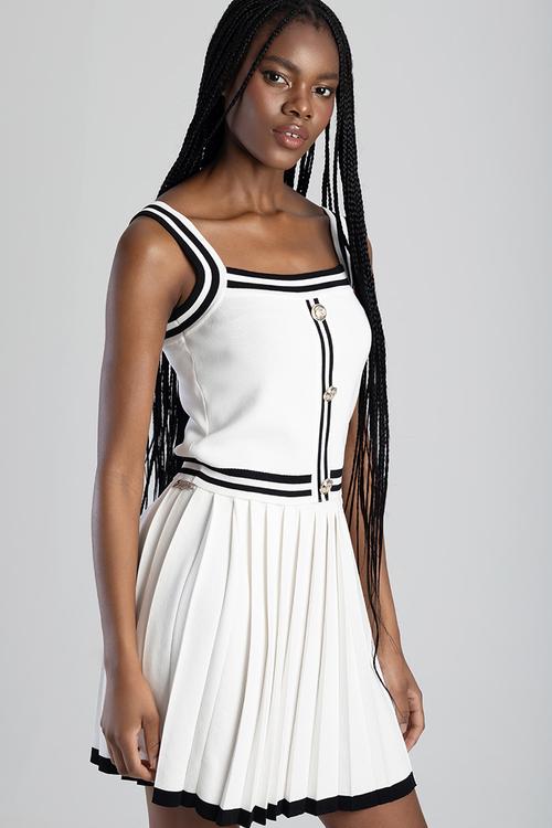 Dropping Hints: Strappy Knitwear Top With Contrast Stripes And Button Details - Black / White