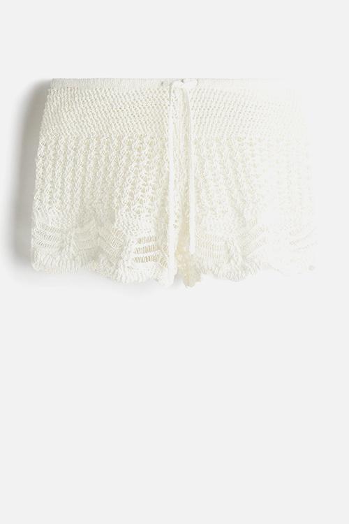 Crochet-look beach shorts - white