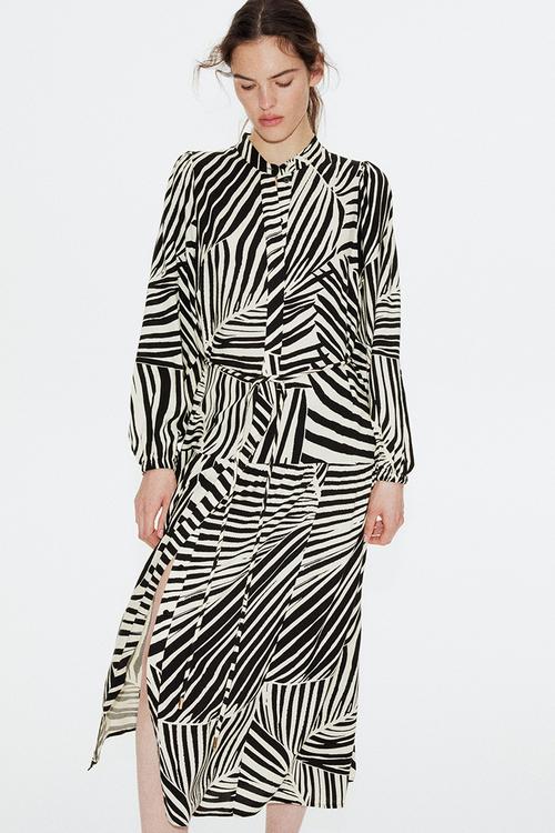 Long puff-sleeved dress - black zebra print