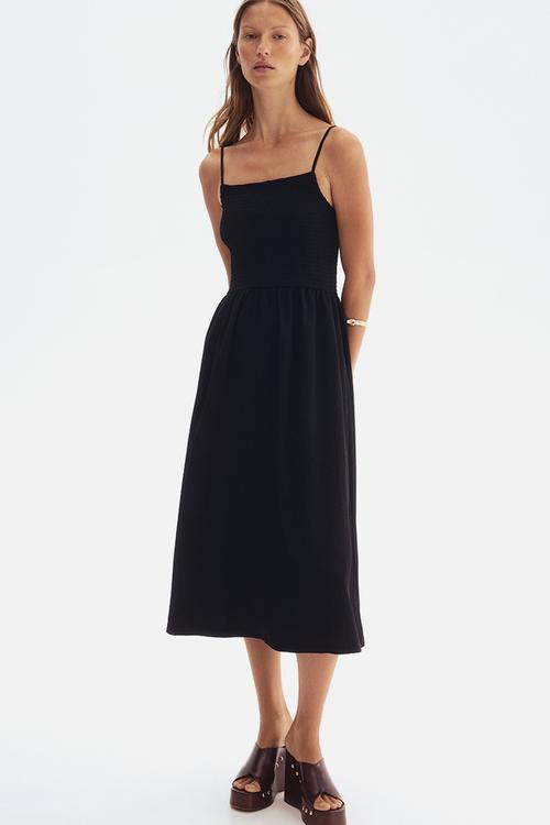 Smocked strappy dress - black