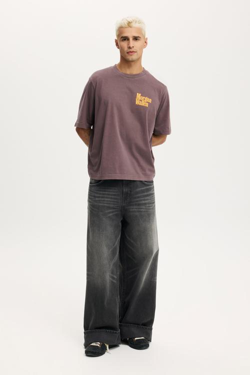 Cropped fit music T-shirt - lcn bra dark oak / morgan wallen