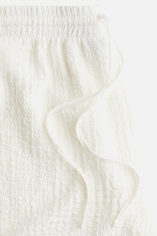 Crinkled drawstring shorts - cream