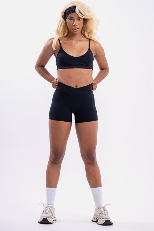 The serving shorts - jet black