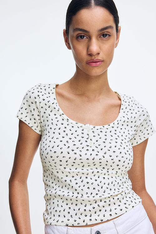 Button-top scoop-neck T-shirt - cream/floral