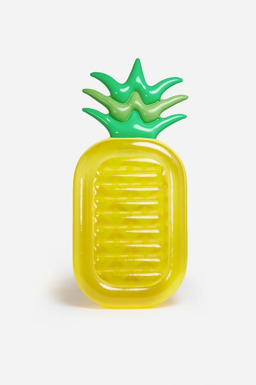 Pineapple pool float